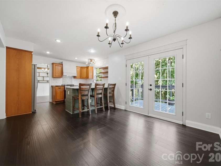 4857 32nd Street Lane, Hickory, NC 28601.  MLS# CAR4409274, YatesRealty ID 40442. 