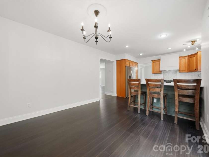 4857 32nd Street Lane, Hickory, NC 28601.  MLS# CAR4409274, YatesRealty ID 40442. 
