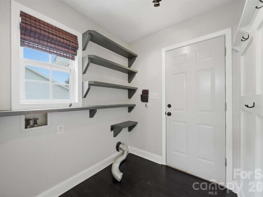 4857 32nd Street Lane, Hickory, NC 28601.  MLS# CAR4409274, YatesRealty ID 40442. 