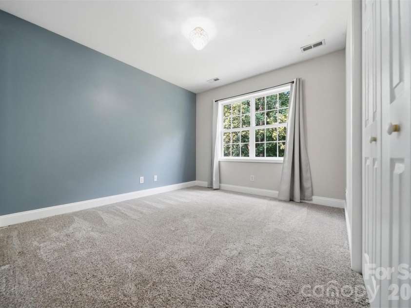 4857 32nd Street Lane, Hickory, NC 28601.  MLS# CAR4409274, YatesRealty ID 40442. 
