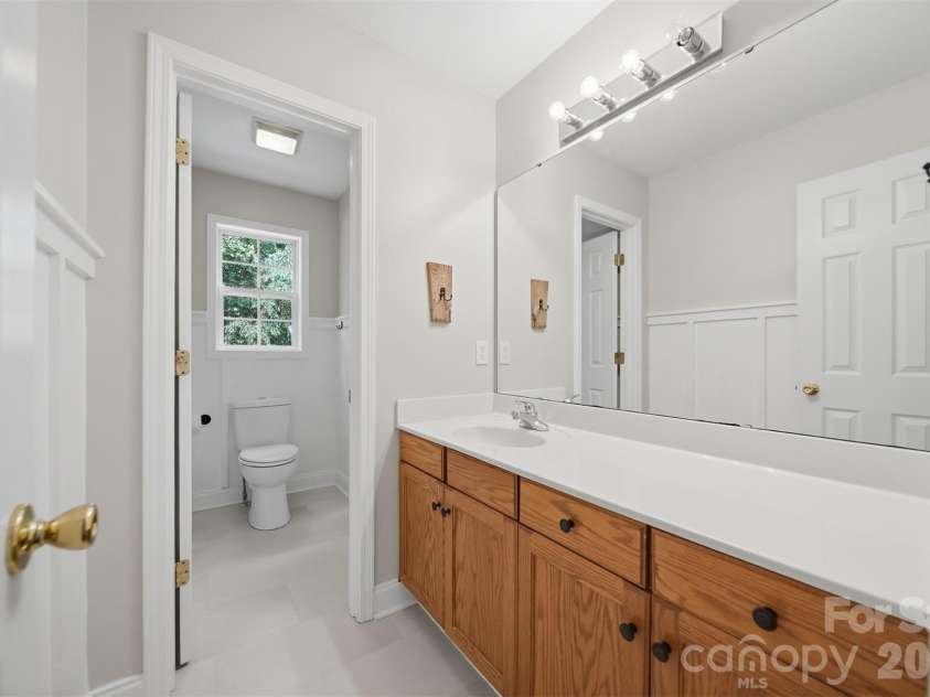 4857 32nd Street Lane, Hickory, NC 28601.  MLS# CAR4409274, YatesRealty ID 40442. 