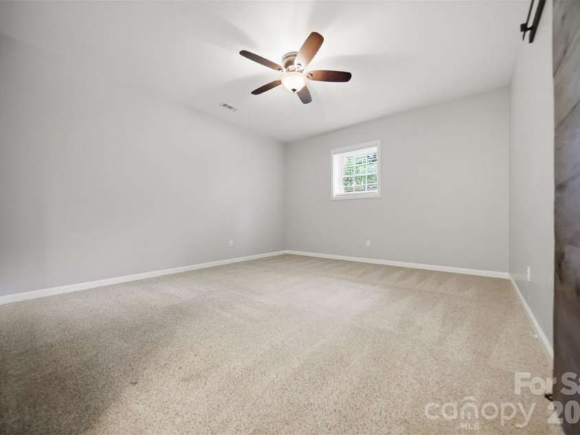 4857 32nd Street Lane, Hickory, NC 28601.  MLS# CAR4409274, YatesRealty ID 40442. 