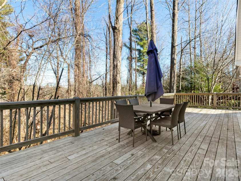 305 Ewarts Hill Road, Hendersonville, NC 28739.  MLS# CAR4409242, YatesRealty ID 40443. 