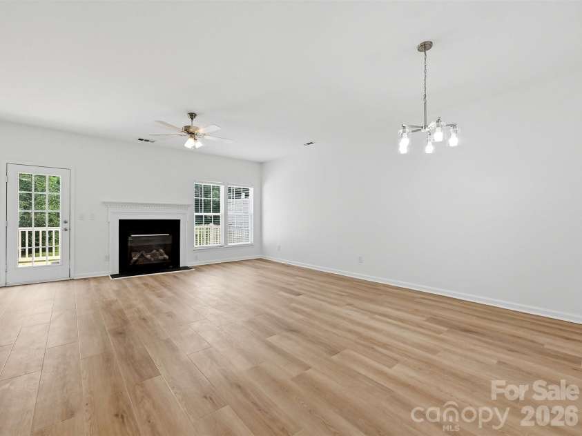 9538 Blossom Hill Drive, Huntersville, NC 28078.  MLS# CAR4409322, YatesRealty ID 40446. 