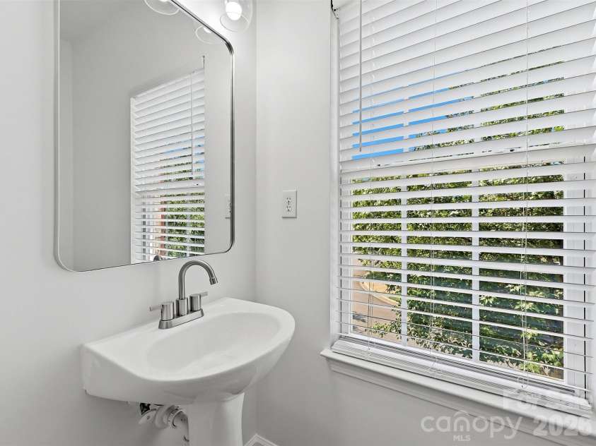 9538 Blossom Hill Drive, Huntersville, NC 28078.  MLS# CAR4409322, YatesRealty ID 40446. 