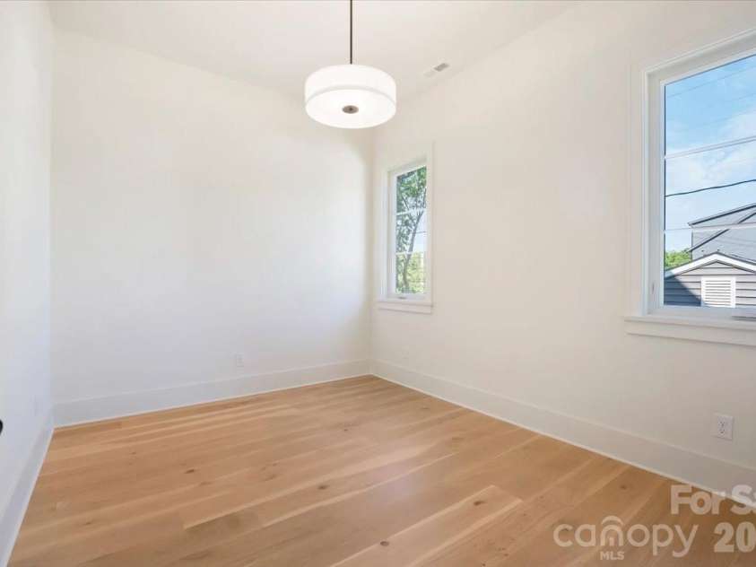 428 Dover Avenue, Charlotte, NC 28209.  MLS# CAR4409380, YatesRealty ID 40447. 
