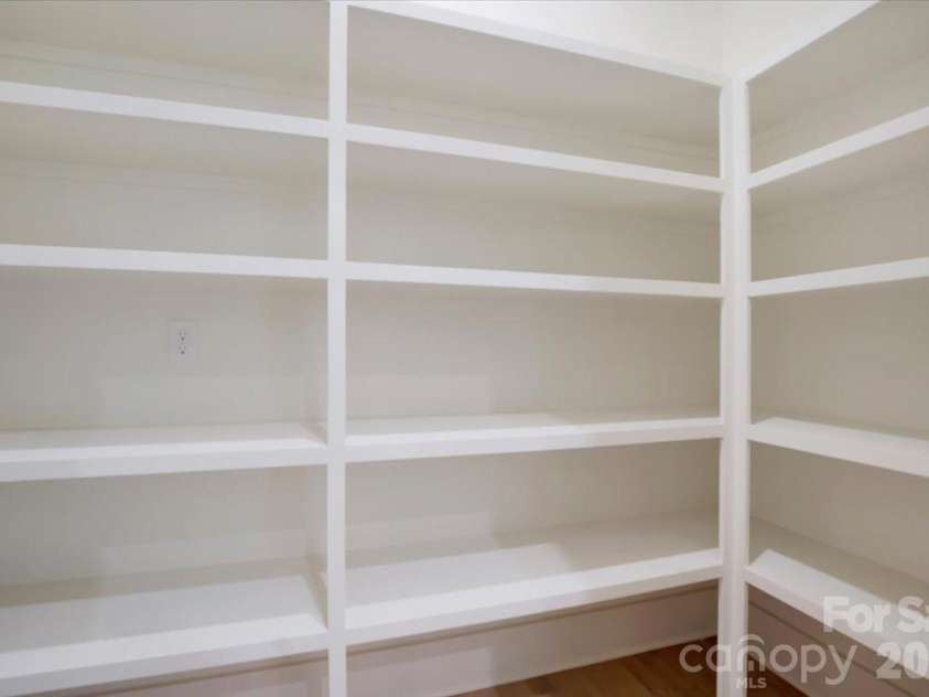 428 Dover Avenue, Charlotte, NC 28209.  MLS# CAR4409380, YatesRealty ID 40447. 