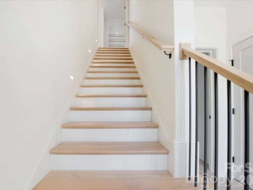 428 Dover Avenue, Charlotte, NC 28209.  MLS# CAR4409380, YatesRealty ID 40447. 