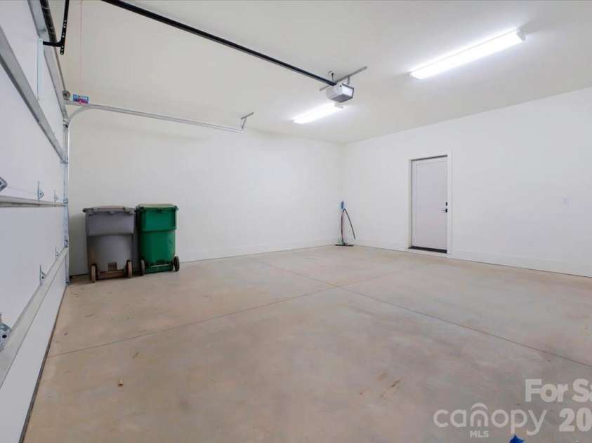 428 Dover Avenue, Charlotte, NC 28209.  MLS# CAR4409380, YatesRealty ID 40447. 