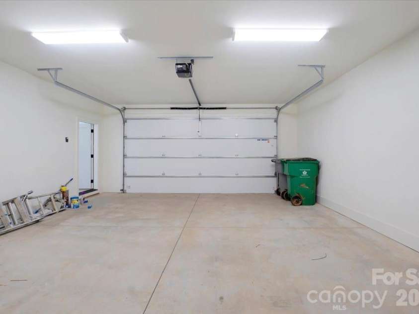 428 Dover Avenue, Charlotte, NC 28209.  MLS# CAR4409380, YatesRealty ID 40447. 