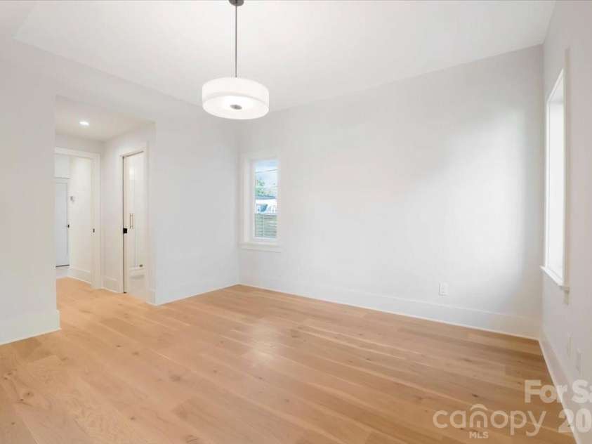 428 Dover Avenue, Charlotte, NC 28209.  MLS# CAR4409380, YatesRealty ID 40447. 