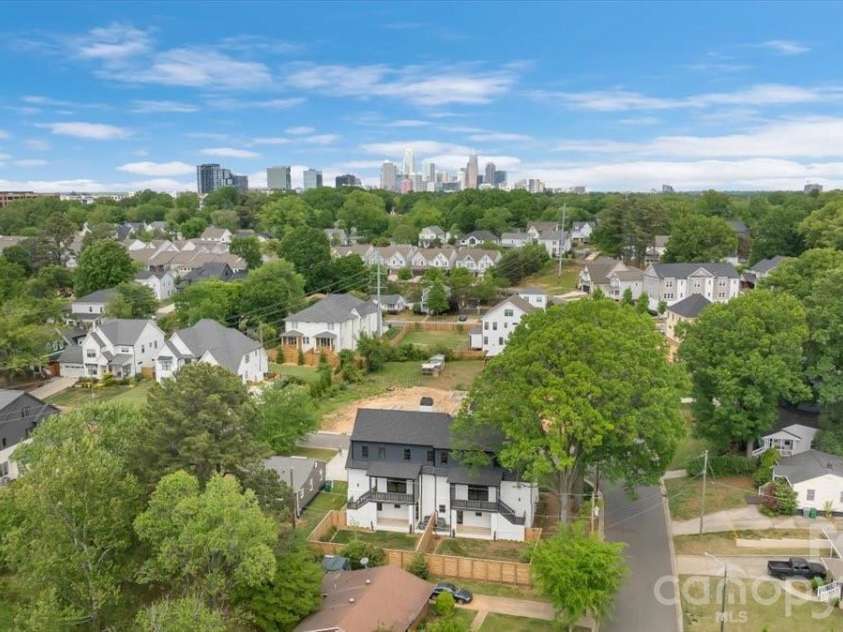 428 Dover Avenue, Charlotte, NC 28209.  MLS# CAR4409380, YatesRealty ID 40447. 