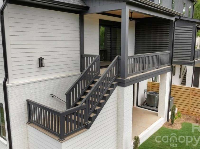 428 Dover Avenue, Charlotte, NC 28209.  MLS# CAR4409380, YatesRealty ID 40447. 
