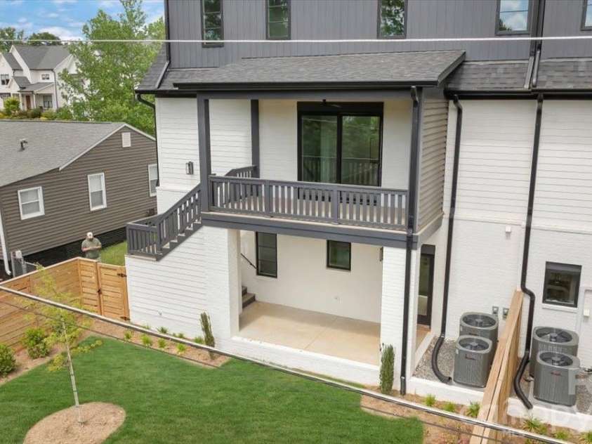 428 Dover Avenue, Charlotte, NC 28209.  MLS# CAR4409380, YatesRealty ID 40447. 