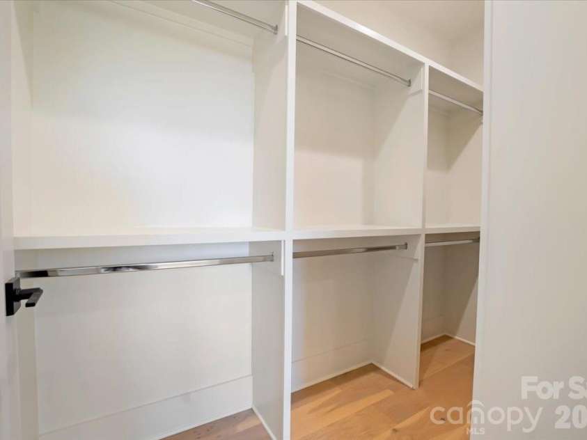 428 Dover Avenue, Charlotte, NC 28209.  MLS# CAR4409380, YatesRealty ID 40447. 