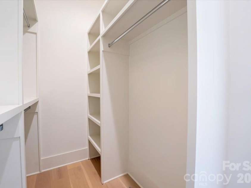 428 Dover Avenue, Charlotte, NC 28209.  MLS# CAR4409380, YatesRealty ID 40447. 