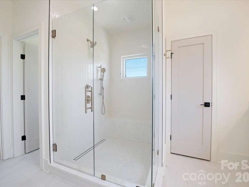 428 Dover Avenue, Charlotte, NC 28209.  MLS# CAR4409380, YatesRealty ID 40447. 