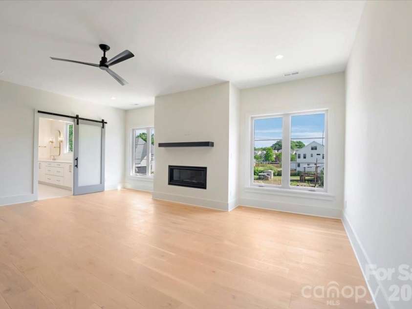 428 Dover Avenue, Charlotte, NC 28209.  MLS# CAR4409380, YatesRealty ID 40447. 