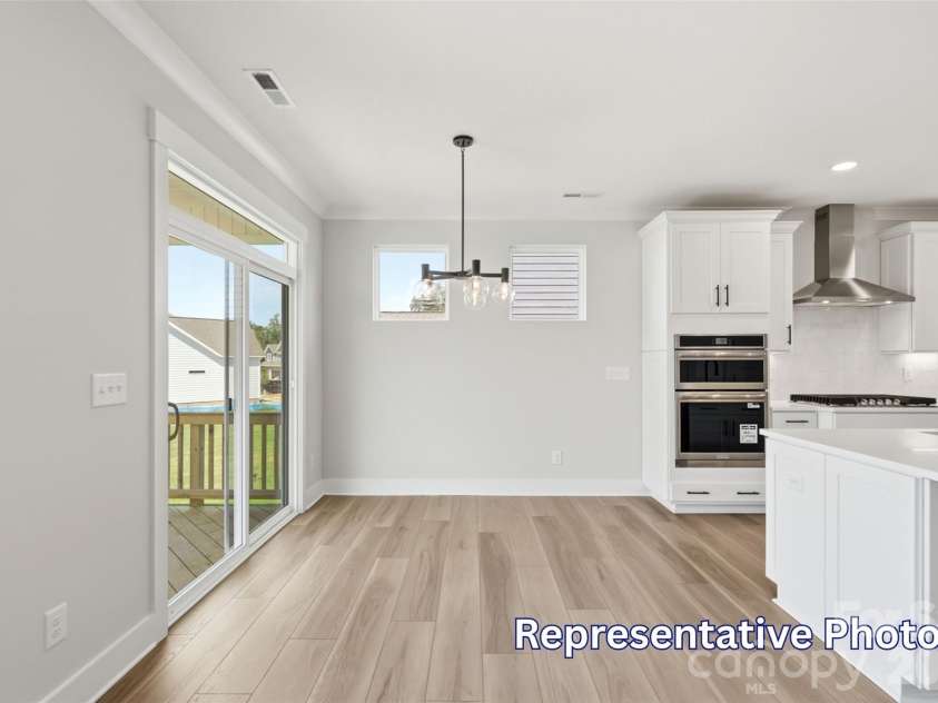 1406 Ardmore Drive, Sherrills Ford, NC 28673.  MLS# CAR4409437, YatesRealty ID 40449. Breakfast Area
