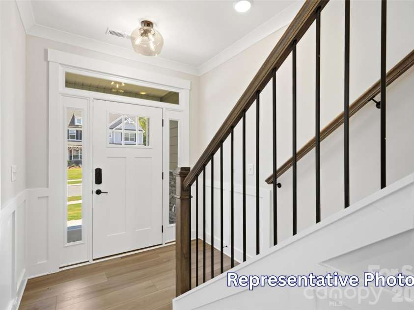 1406 Ardmore Drive, Sherrills Ford, NC 28673.  MLS# CAR4409437, YatesRealty ID 40449. Entryway