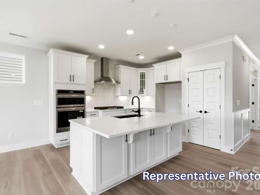1406 Ardmore Drive, Sherrills Ford, NC 28673.  MLS# CAR4409437, YatesRealty ID 40449. Kitchen