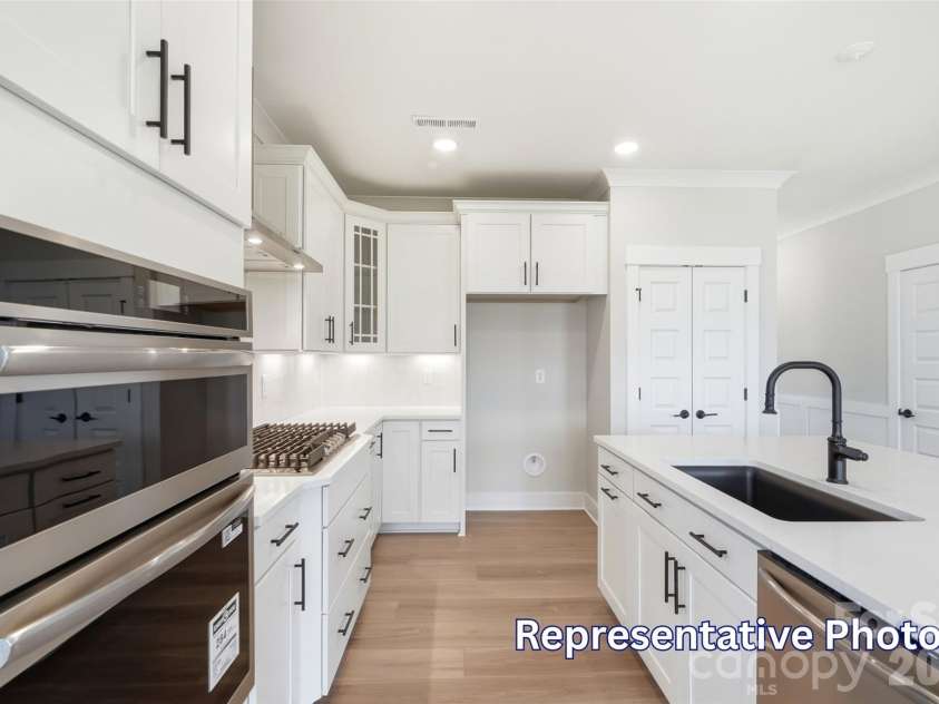 1406 Ardmore Drive, Sherrills Ford, NC 28673.  MLS# CAR4409437, YatesRealty ID 40449. Kitchen