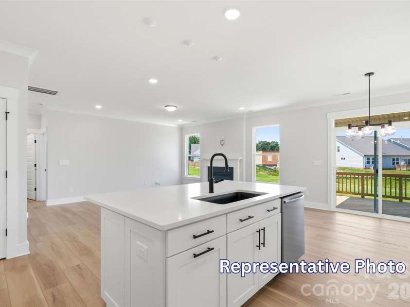 1406 Ardmore Drive, Sherrills Ford, NC 28673.  MLS# CAR4409437, YatesRealty ID 40449. Kitchen