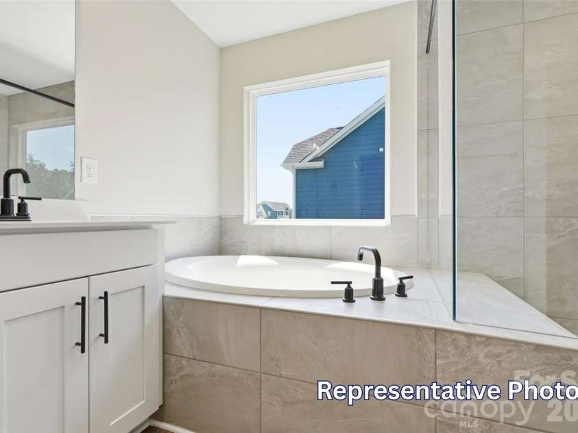 1406 Ardmore Drive, Sherrills Ford, NC 28673.  MLS# CAR4409437, YatesRealty ID 40449. Primary Bathroom