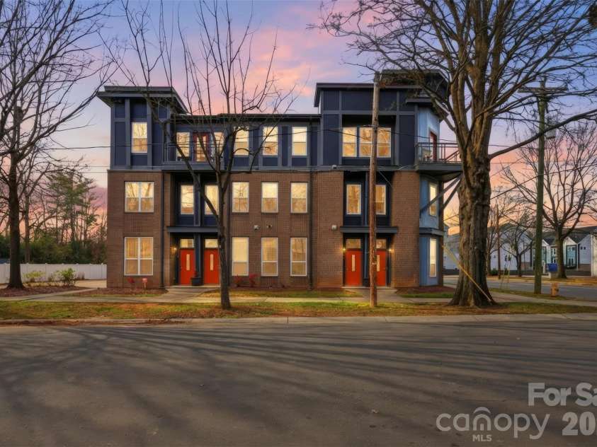 3243 Wesley Avenue, Charlotte, NC 28205.  MLS# CAR4350289, YatesRealty ID 4045. 