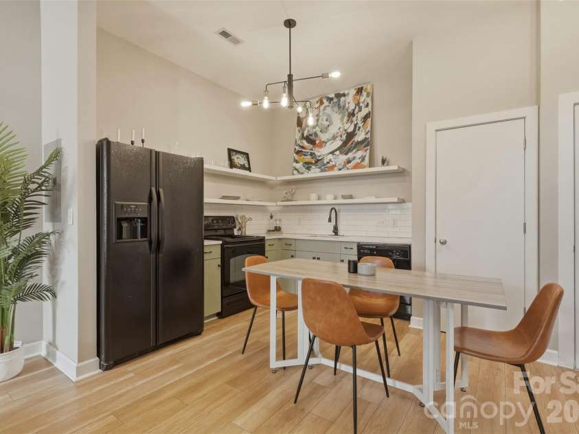 3243 Wesley Avenue, Charlotte, NC 28205.  MLS# CAR4350289, YatesRealty ID 4045. 