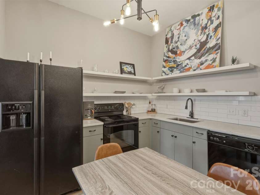 3243 Wesley Avenue, Charlotte, NC 28205.  MLS# CAR4350289, YatesRealty ID 4045. 
