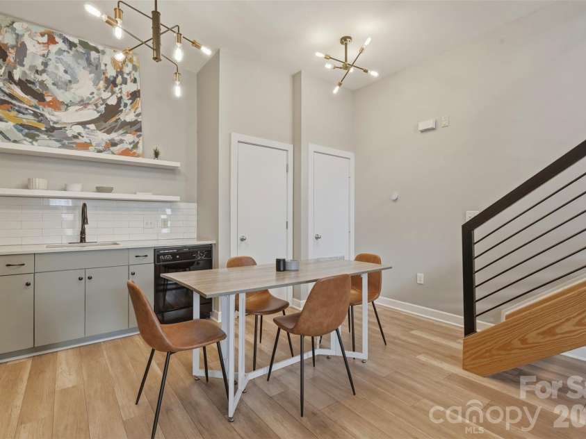 3243 Wesley Avenue, Charlotte, NC 28205.  MLS# CAR4350289, YatesRealty ID 4045. 