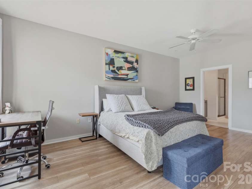 3243 Wesley Avenue, Charlotte, NC 28205.  MLS# CAR4350289, YatesRealty ID 4045. 