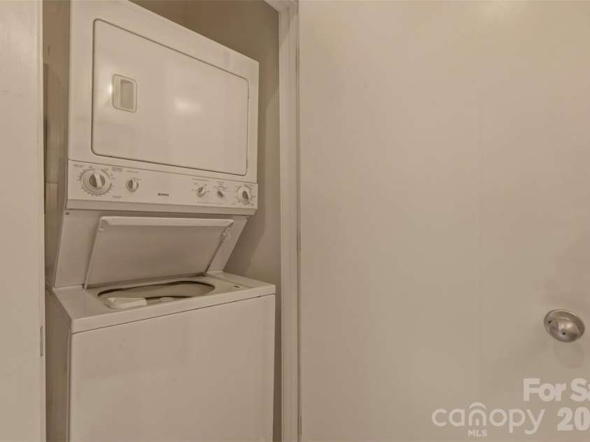 3243 Wesley Avenue, Charlotte, NC 28205.  MLS# CAR4350289, YatesRealty ID 4045. 