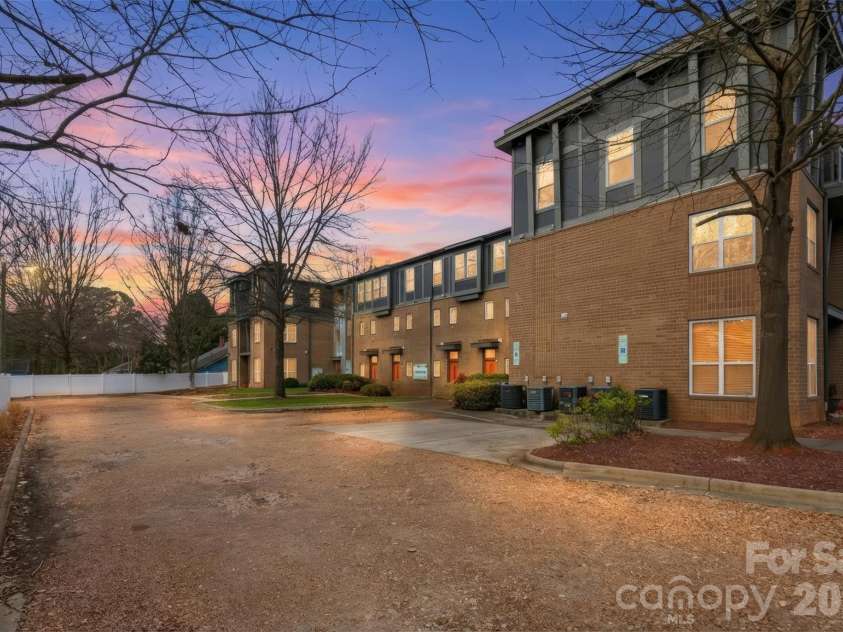 3243 Wesley Avenue, Charlotte, NC 28205.  MLS# CAR4350289, YatesRealty ID 4045. 