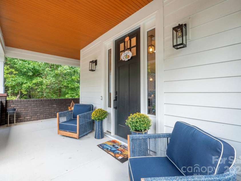 685 Knollcrest Drive, Concord, NC 28025.  MLS# CAR4256189, YatesRealty ID 4045. 