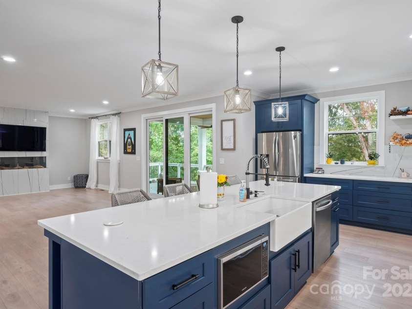 685 Knollcrest Drive, Concord, NC 28025.  MLS# CAR4256189, YatesRealty ID 4045. 