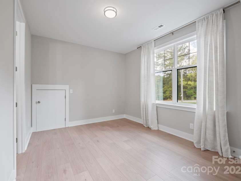 685 Knollcrest Drive, Concord, NC 28025.  MLS# CAR4256189, YatesRealty ID 4045. 