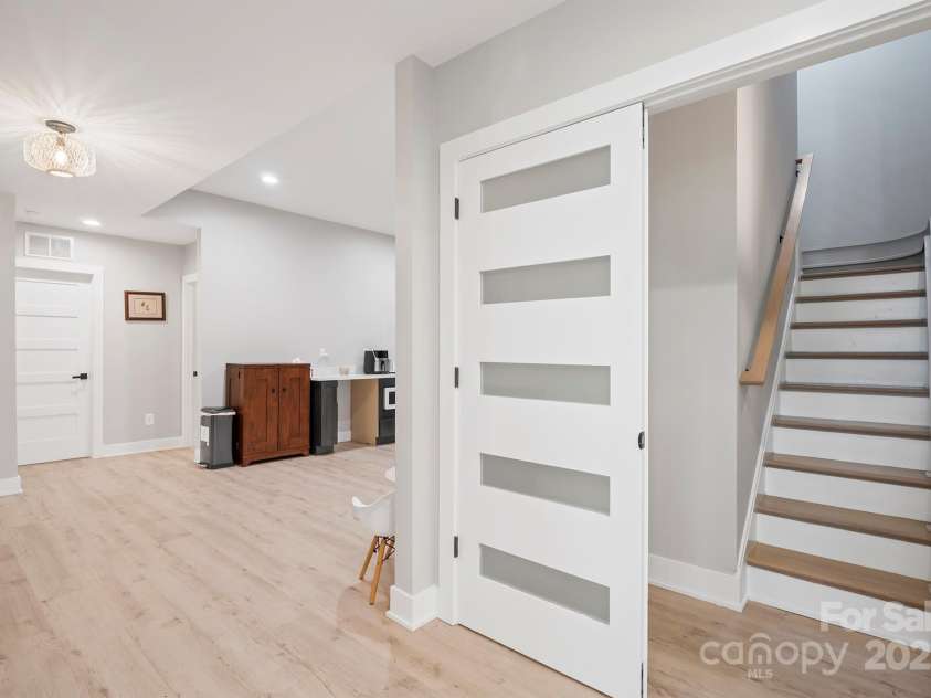 685 Knollcrest Drive, Concord, NC 28025.  MLS# CAR4256189, YatesRealty ID 4045. 