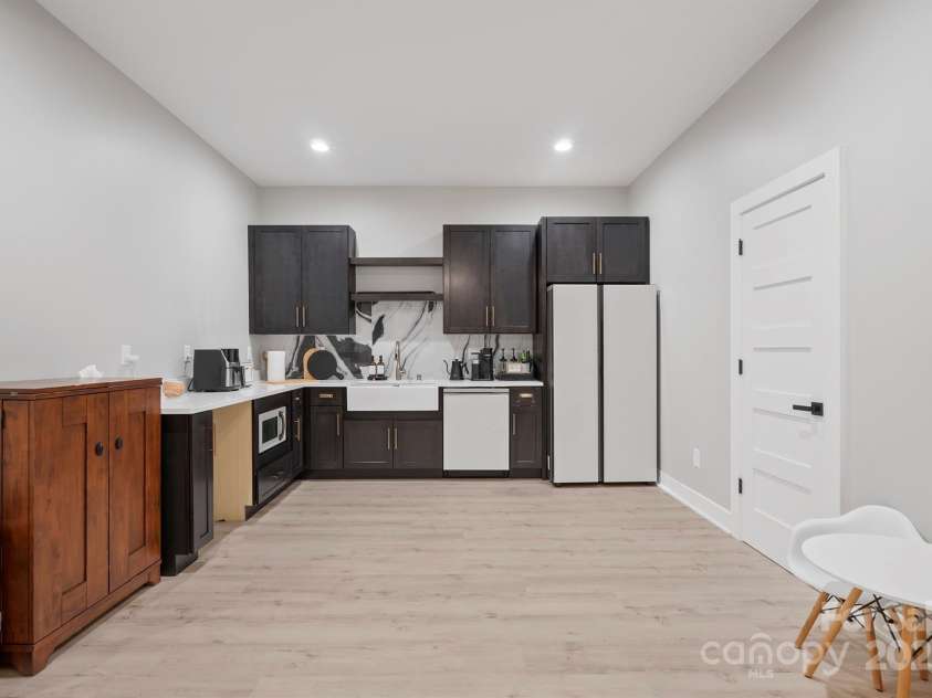 685 Knollcrest Drive, Concord, NC 28025.  MLS# CAR4256189, YatesRealty ID 4045. 