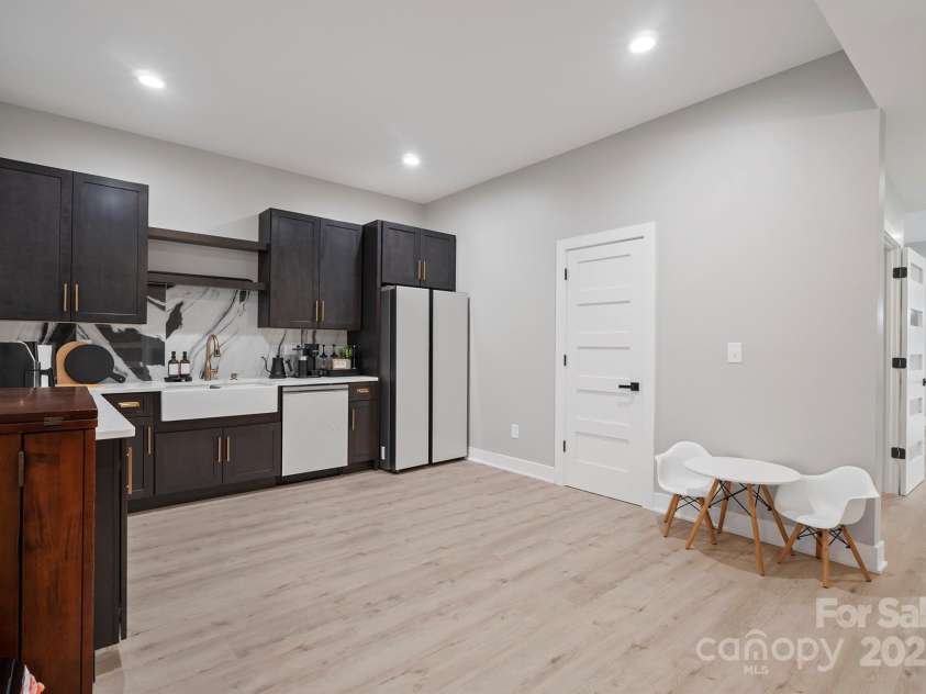 685 Knollcrest Drive, Concord, NC 28025.  MLS# CAR4256189, YatesRealty ID 4045. 