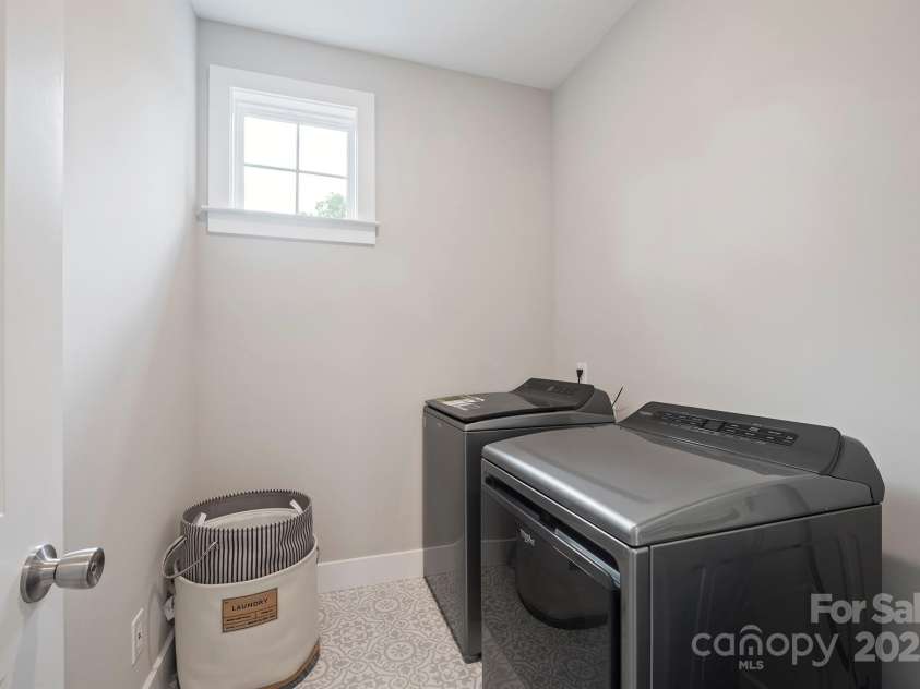 685 Knollcrest Drive, Concord, NC 28025.  MLS# CAR4256189, YatesRealty ID 4045. 