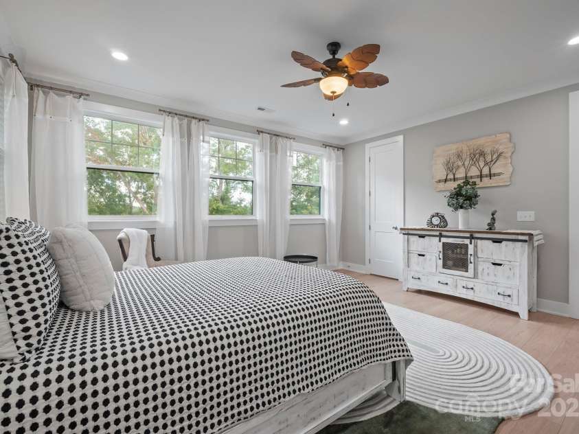 685 Knollcrest Drive, Concord, NC 28025.  MLS# CAR4256189, YatesRealty ID 4045. Primary bedroom on 2nd floor