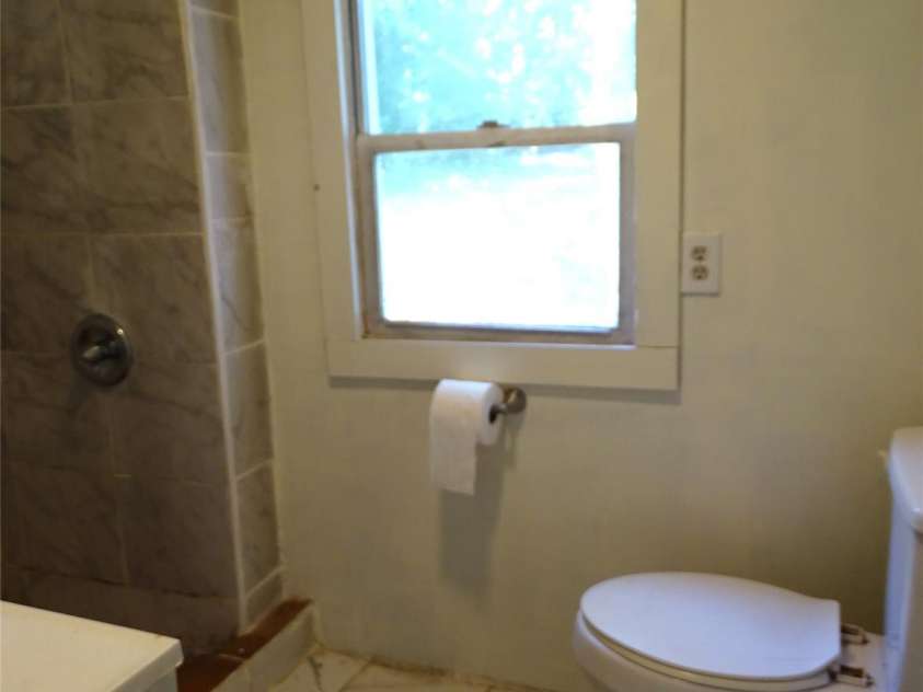 307 Goforth Drive, Thomasville, NC 27360.  MLS# CAR4409442, YatesRealty ID 40450. BATHROOM