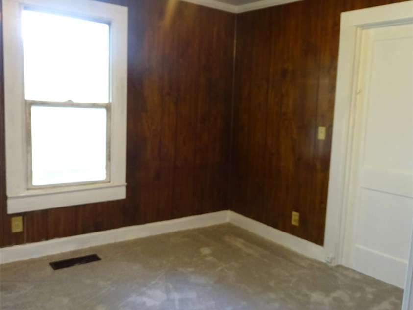 307 Goforth Drive, Thomasville, NC 27360.  MLS# CAR4409442, YatesRealty ID 40450. BEDROOM
