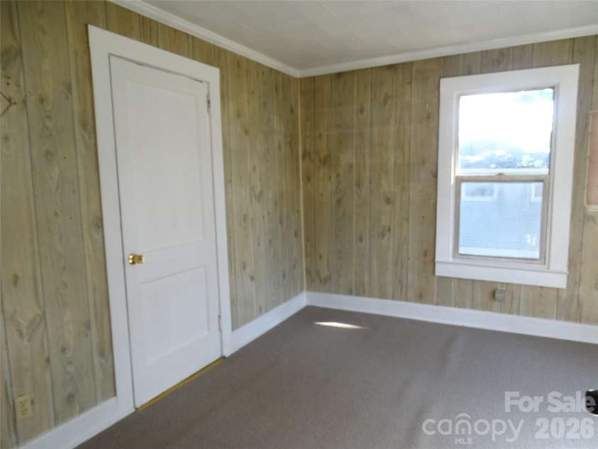307 Goforth Drive, Thomasville, NC 27360.  MLS# CAR4409442, YatesRealty ID 40450. PRIMARY BEDROOM
