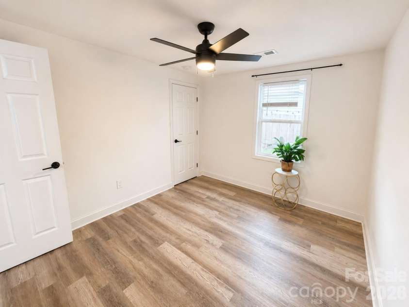 404 Palmetto Street, Lancaster, SC 29720.  MLS# CAR4409404, YatesRealty ID 40451. 