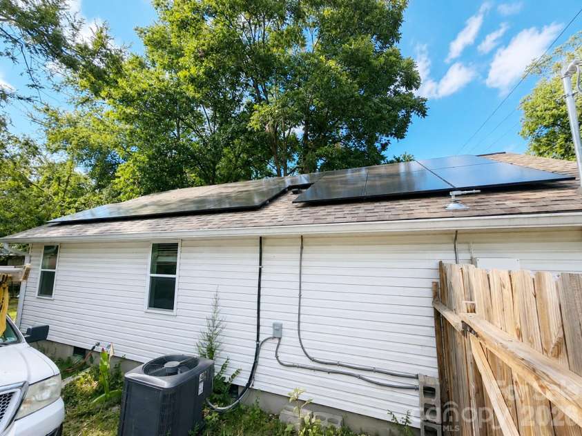 404 Palmetto Street, Lancaster, SC 29720.  MLS# CAR4409404, YatesRealty ID 40451. 