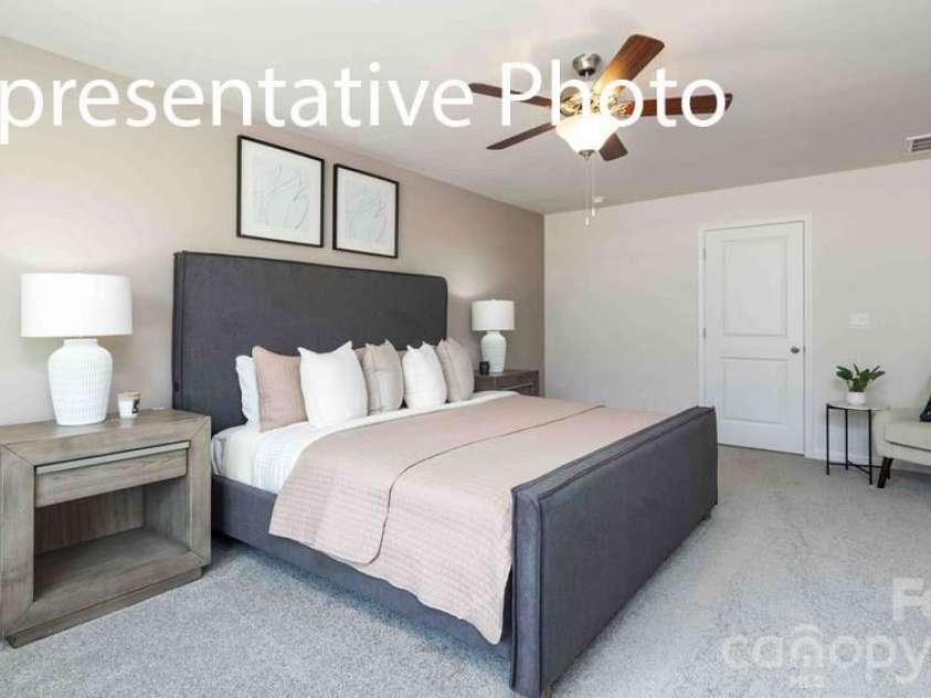 467 Dazzle Loop, Newton, NC 28658.  MLS# CAR4409608, YatesRealty ID 40454. 