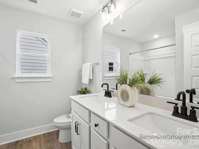 6022 New River Drive, Huntersville, NC 28078.  MLS# CAR4409552, YatesRealty ID 40455. Bathroom 2